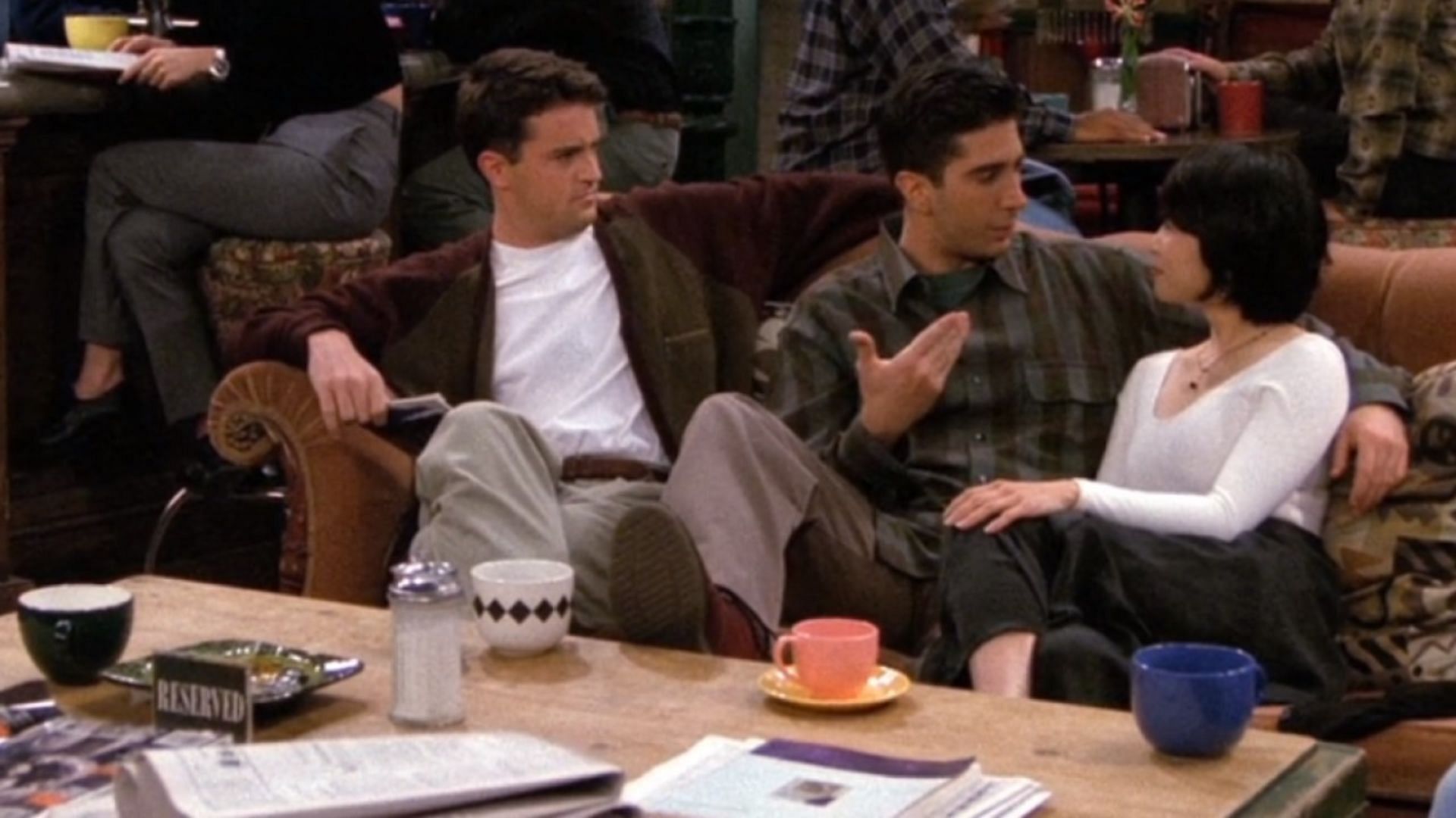 Chandler, Ross, and Monica in Friends (Image via Warner Bros.)